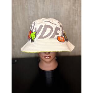 NWT Sz. M - Men's Hyde Park Bucket Hat (Cream w/ Patches)
